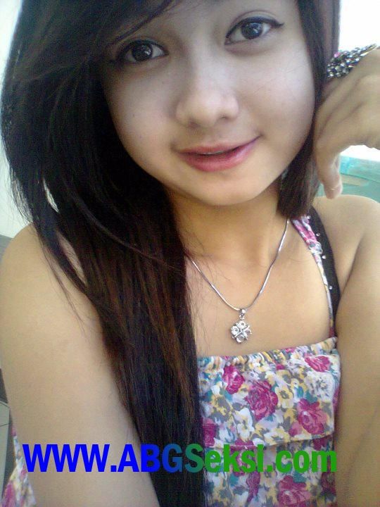 gadis indonesia mandi