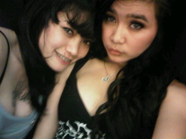 nikita mirzani telanjang