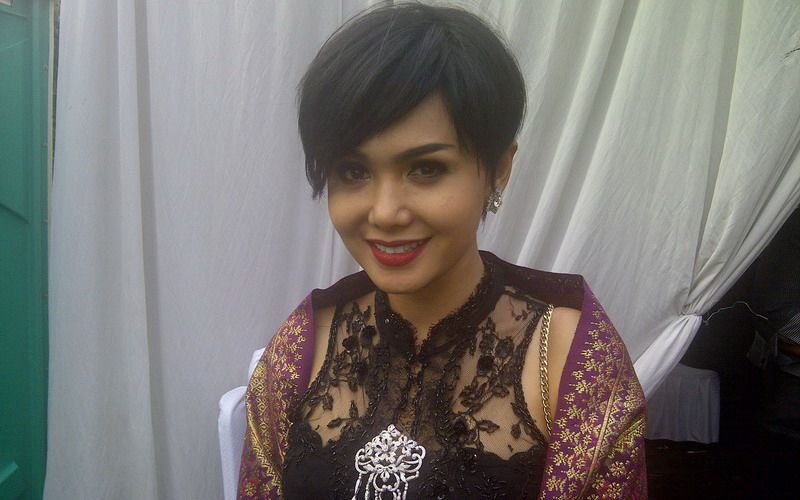 dewi persik telanjang tanpa busana
