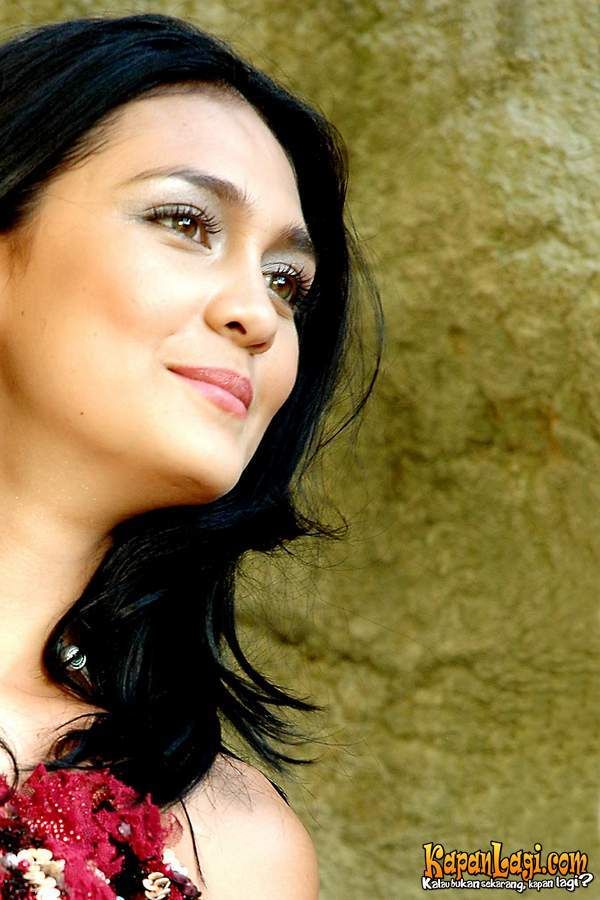 ayu azhari mandi