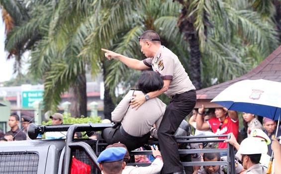 gambar polwan syur