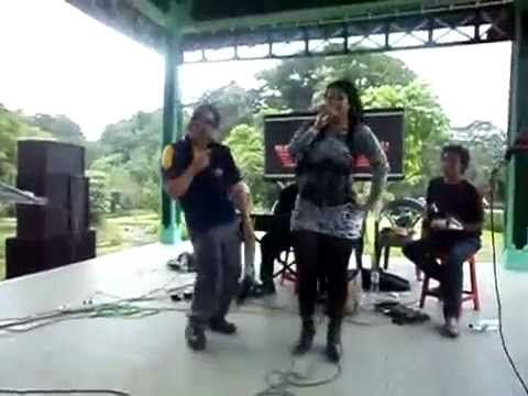 bokong gede syahrini