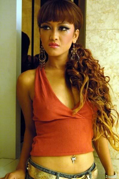 gambar julia perez mandi