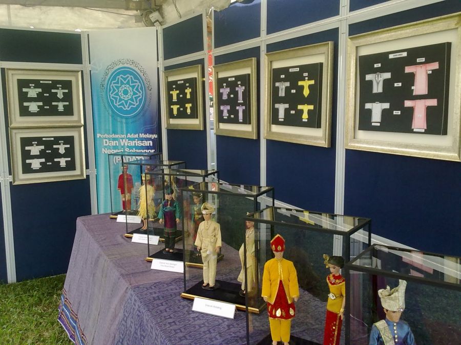 rumah adat suku bugis