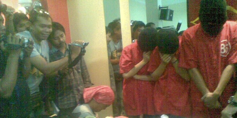 gambar gadis cantik tanpa busana