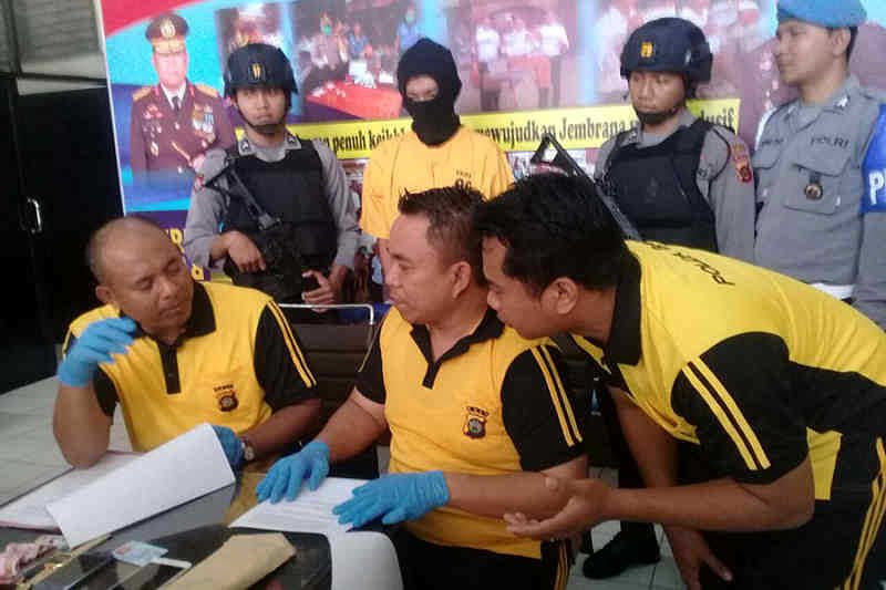 wanita bugil
