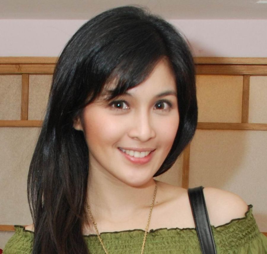 gambar gadis cantik tanpa busana