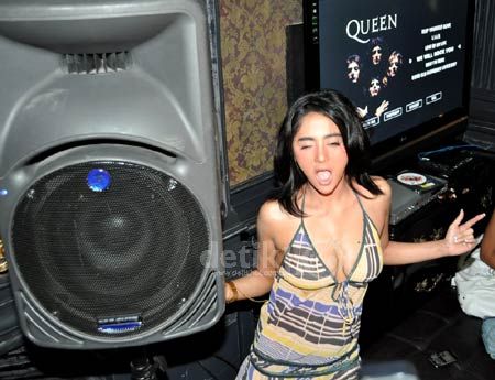 memek dewi persik