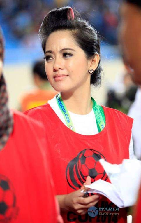 putri violla hot