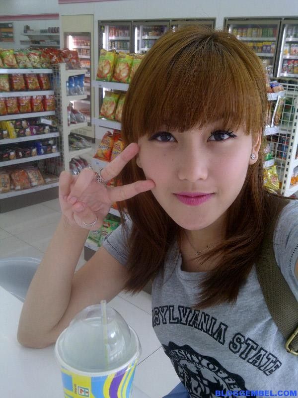ayu azhari muda