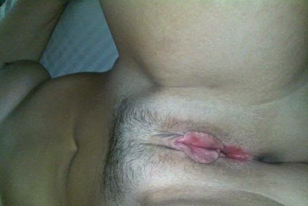 gambar perempuan kondom