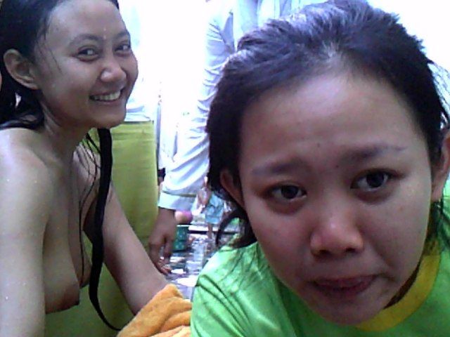 cewek telanjang bulat