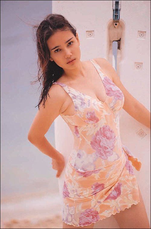 seksi deswita maharani