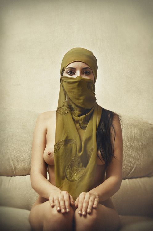 gambar wanita lubang