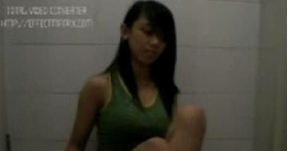 ngintip artis di kamar mandi