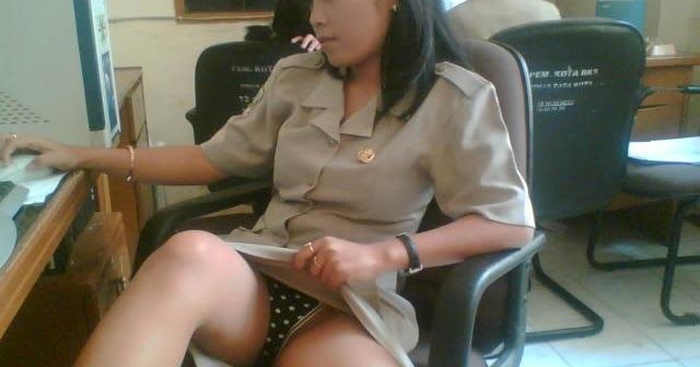 celana dalam wulan guritno