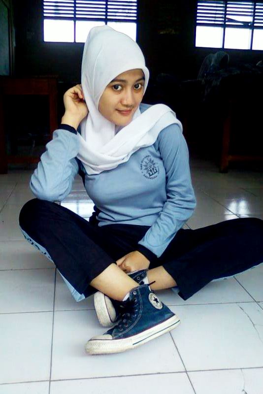 celana ketat wanita