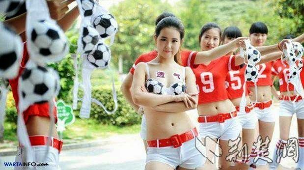 indonesian gadis