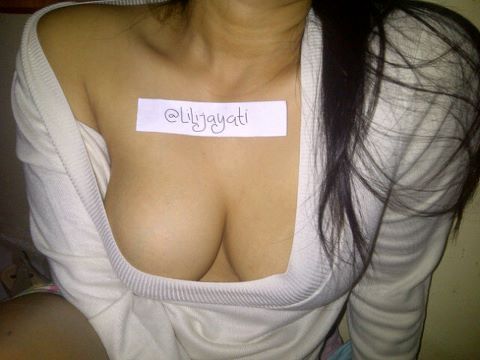 memek bugil lagi ngangkang