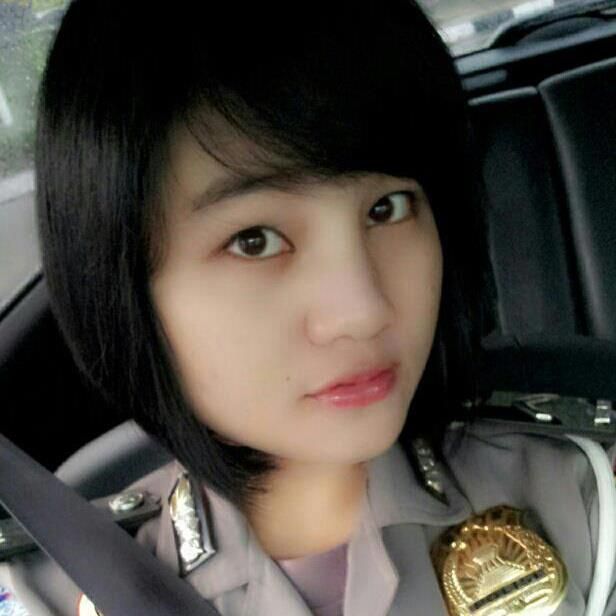 gambar gadis cantik tanpa busana