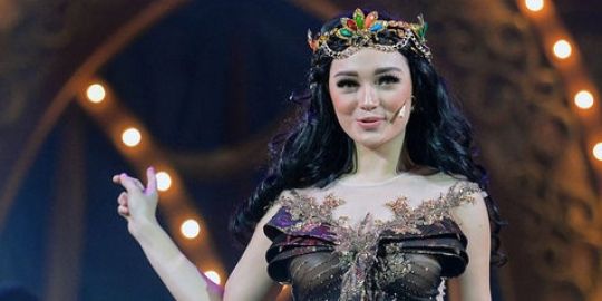 zaskia gotik dan siti badriah