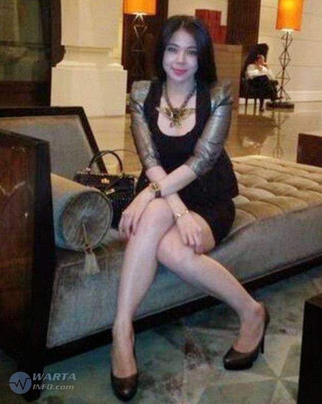gambar wanita menyusui