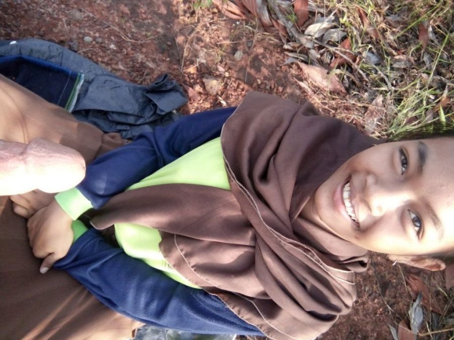 perempuan berjilbab cewek cantik