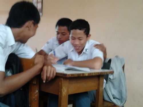 bu guru berjilbab yang bahenol