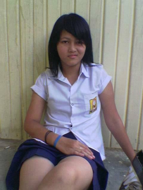 cewek jilbab nyepong