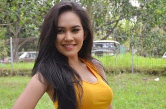 baju tengah berganti kartika putri