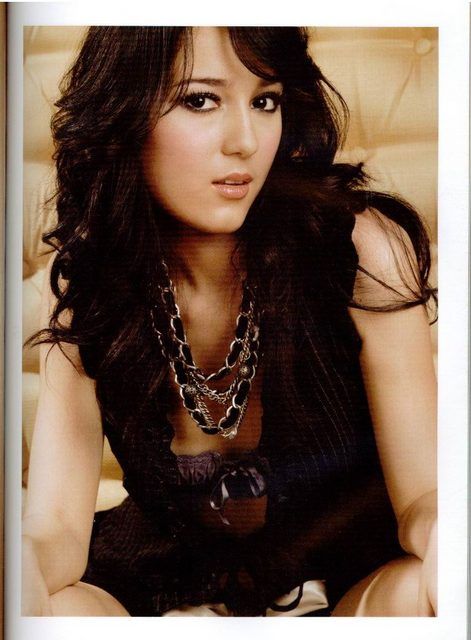 julie estelle indonesia