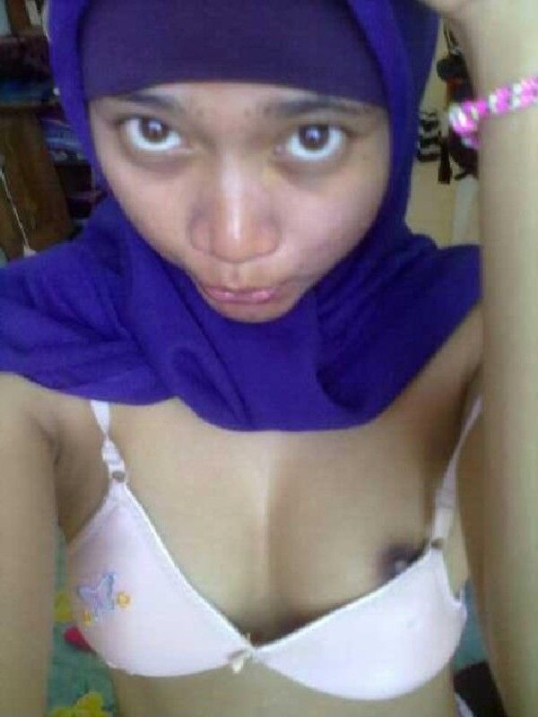 jilbab transparan seksi