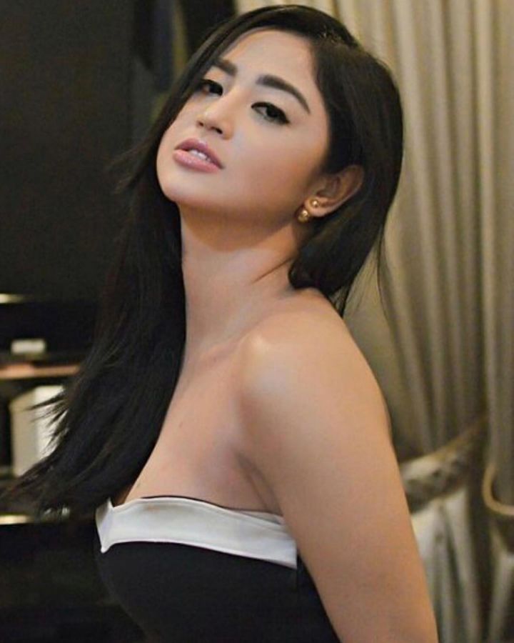 dewi persik hot