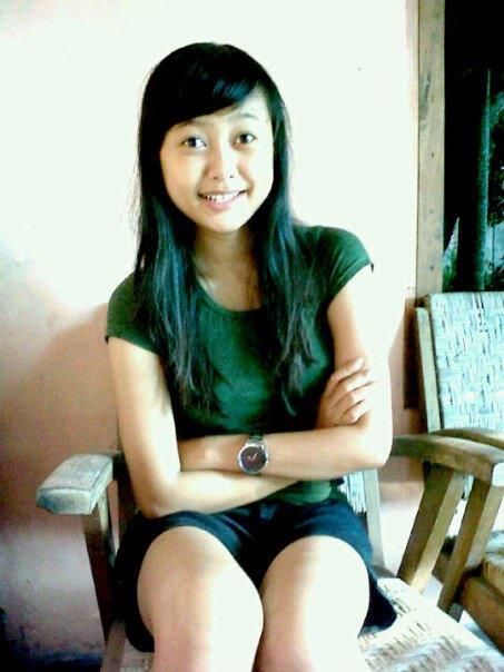 wanita telanjang