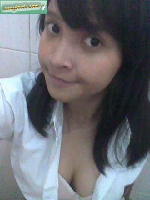 cewek mandi bugil