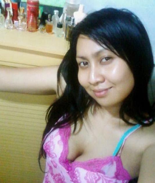 tyas telanjang