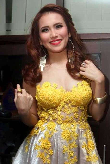 artis indonesia bugil syahrini