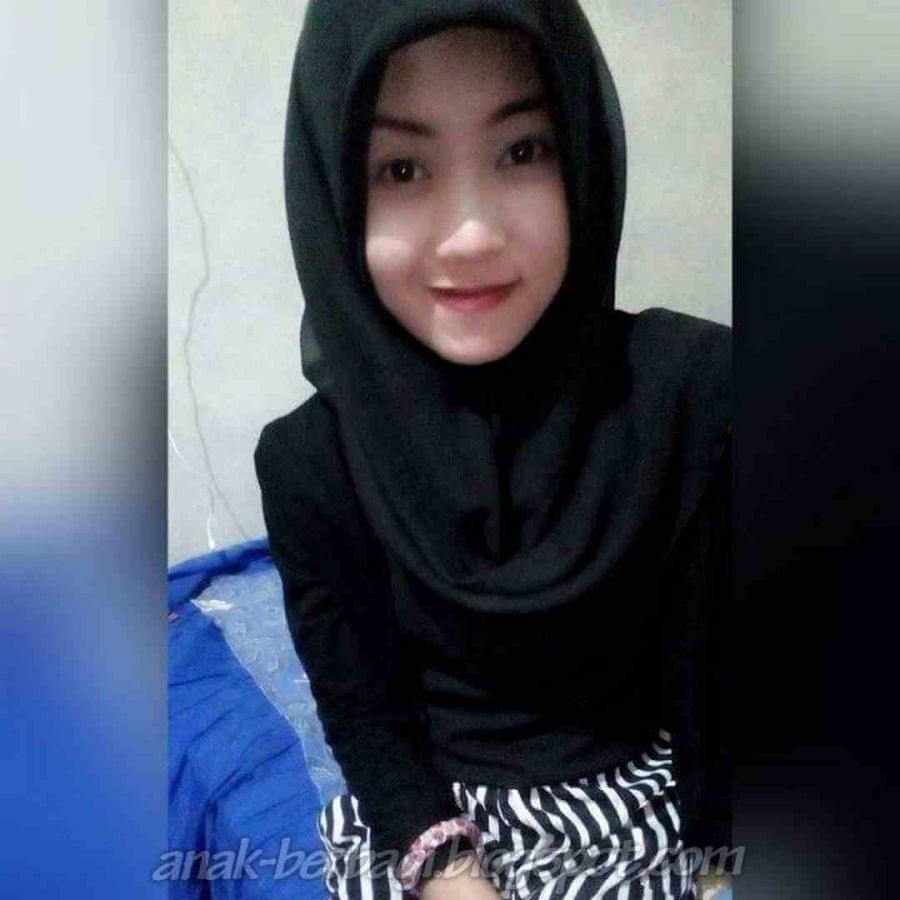 kacamata hitam untuk perempuan berhijab