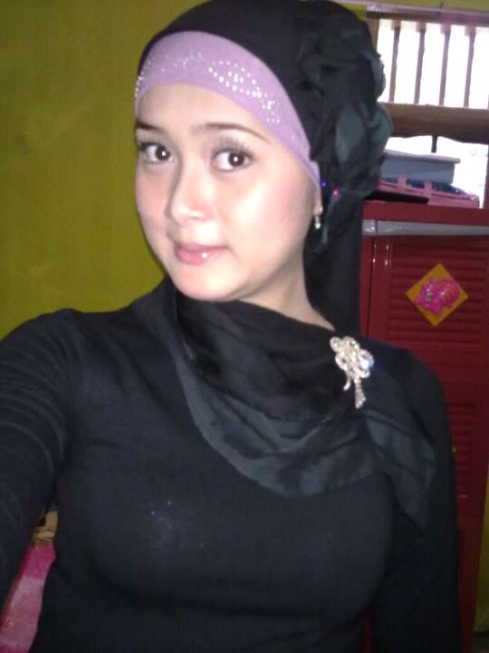 tetek gede