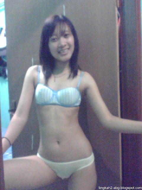 kontol masuk memek cewek bugil