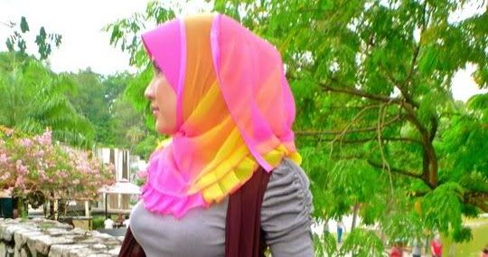 pembantu semok