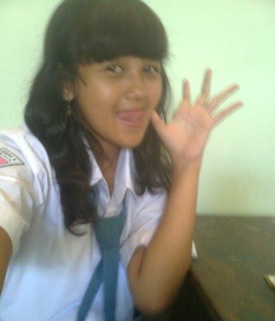 cewek cantik kelas 1 sma