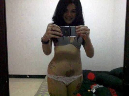 nikita mirzani telanjang