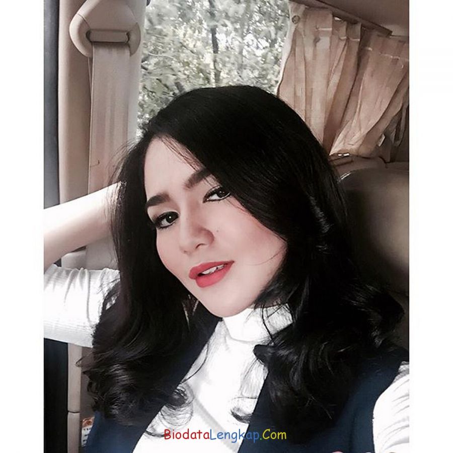 artis telanjang