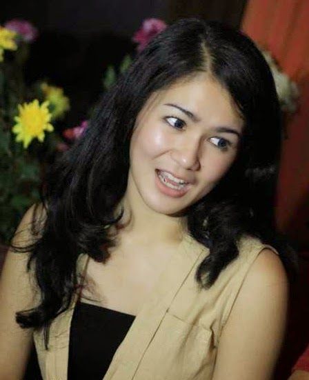 gambar memek luna maya