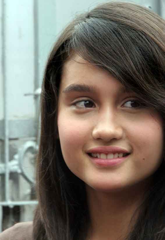actress cinta laura