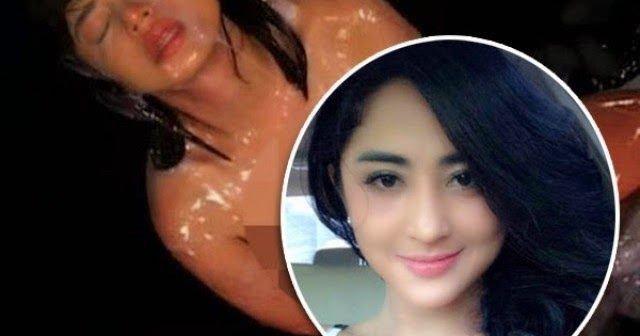 nikita willy bugil
