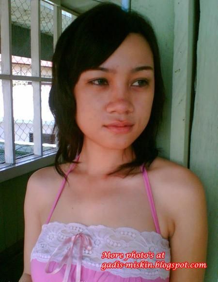gadis pipis