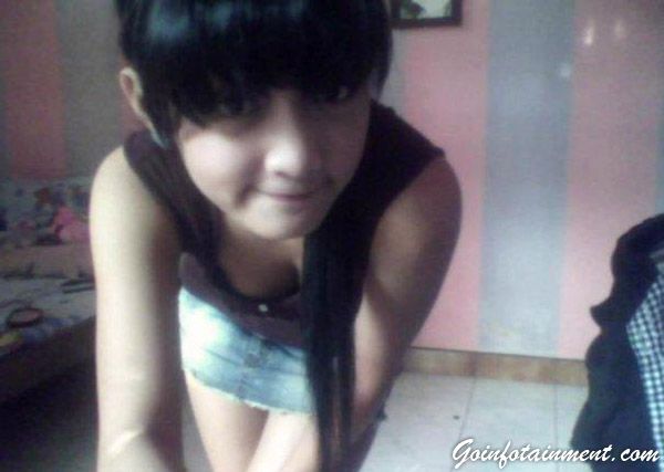 gadis bugil