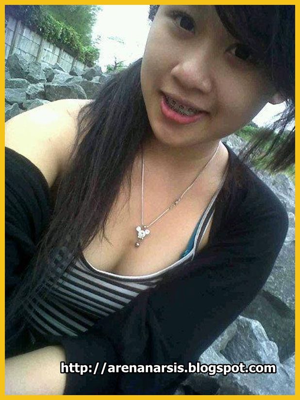 gadis sma bugil